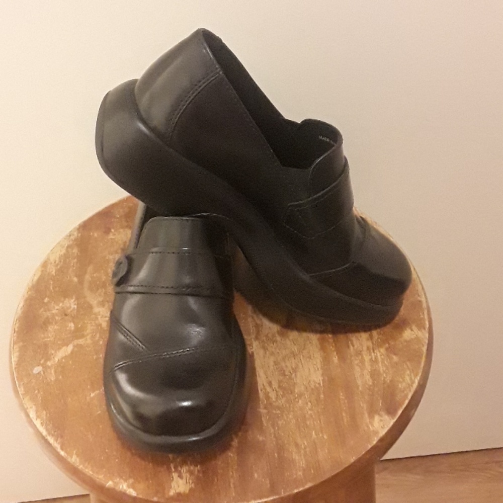 Dansko 37 platforms